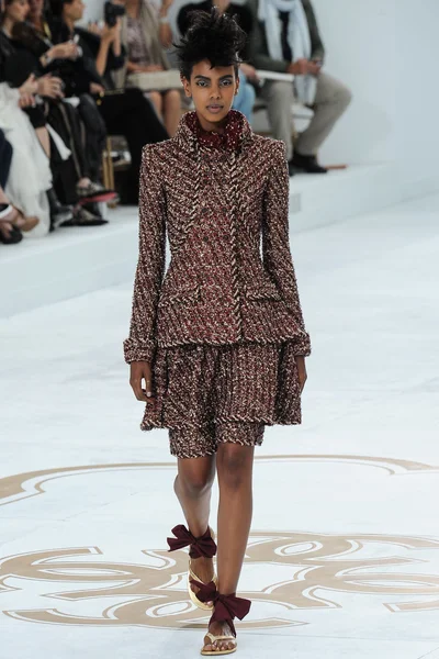 Look 19